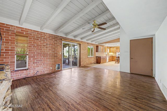 16225 N Columbus Boulevard, Tucson, AZ 85739