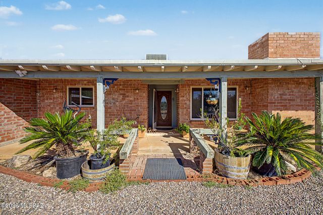 16225 N Columbus Boulevard, Tucson, AZ 85739
