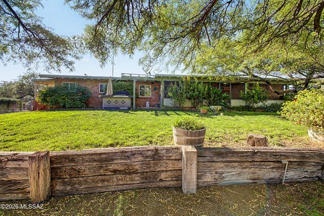 16225 N Columbus Boulevard, Tucson, AZ 85739