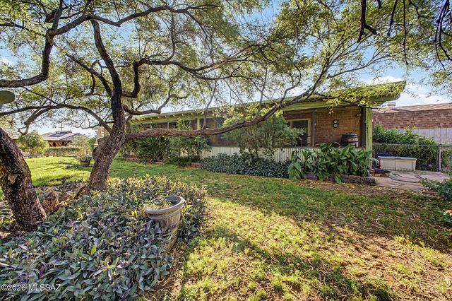 16225 N Columbus Boulevard, Tucson, AZ 85739