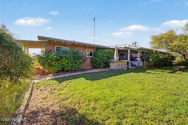 16225 N Columbus Boulevard, Tucson, AZ 85739
