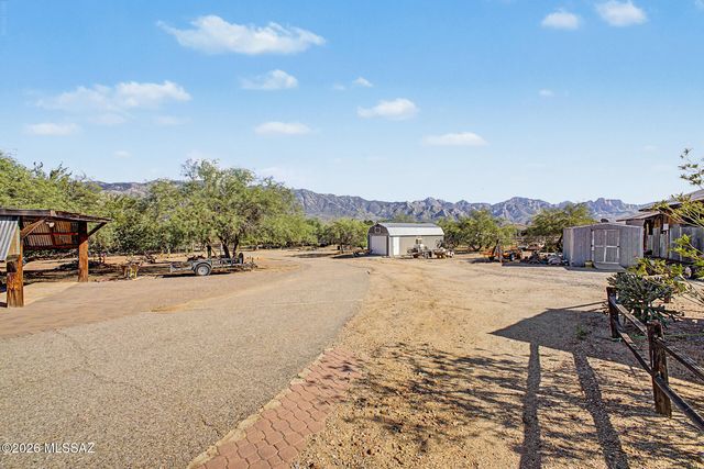 16225 N Columbus Boulevard, Tucson, AZ 85739