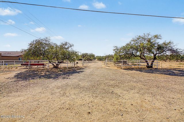 16225 N Columbus Boulevard, Tucson, AZ 85739