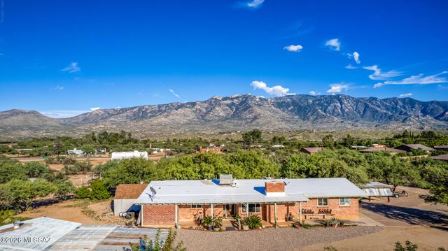 16225 N Columbus Boulevard, Tucson, AZ 85739