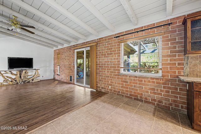 16225 N Columbus Boulevard, Tucson, AZ 85739