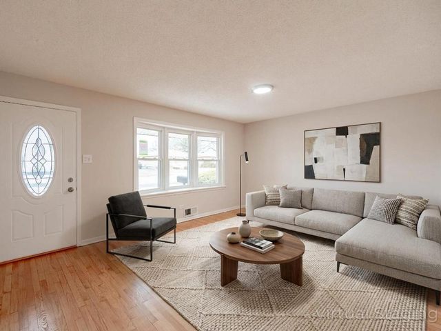 18331 Hickory Street, Lansing, IL 60438