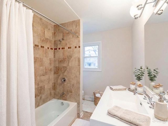 18331 Hickory Street, Lansing, IL 60438