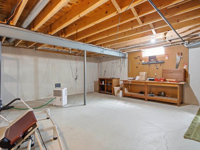 6737 Copper Creek Drive, Washington, MI 48094