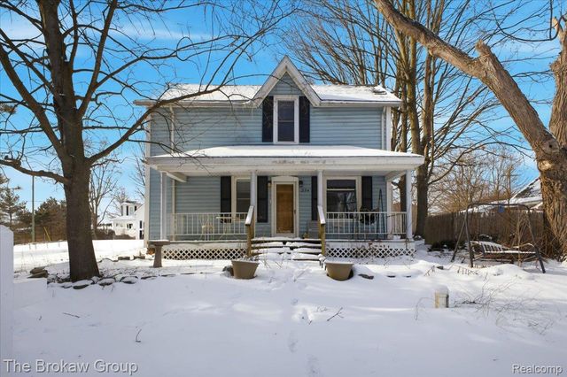 274 S Lake Pleasant Road, Attica Township, MI 48412