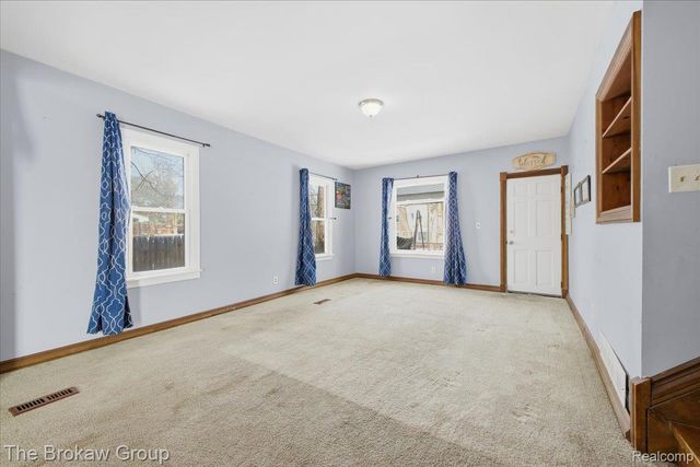 274 S Lake Pleasant Road, Attica Township, MI 48412