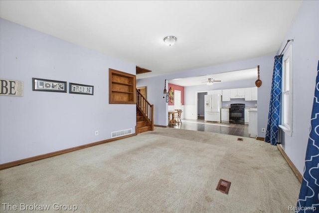 274 S Lake Pleasant Road, Attica Township, MI 48412