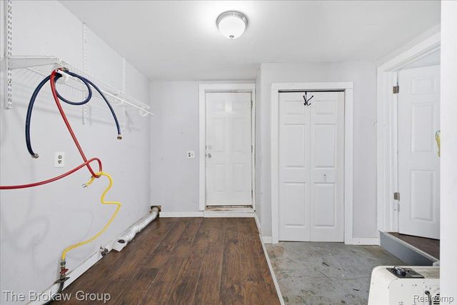 274 S Lake Pleasant Road, Attica Township, MI 48412