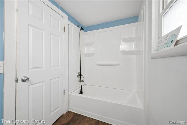 274 S Lake Pleasant Road, Attica Township, MI 48412