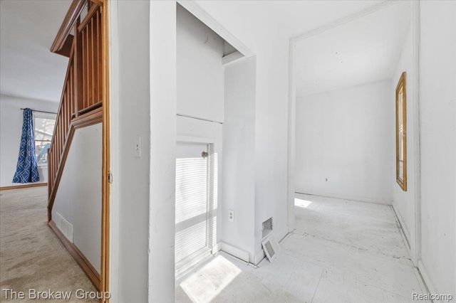 274 S Lake Pleasant Road, Attica Township, MI 48412