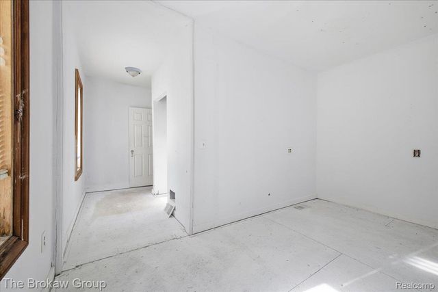 274 S Lake Pleasant Road, Attica Township, MI 48412