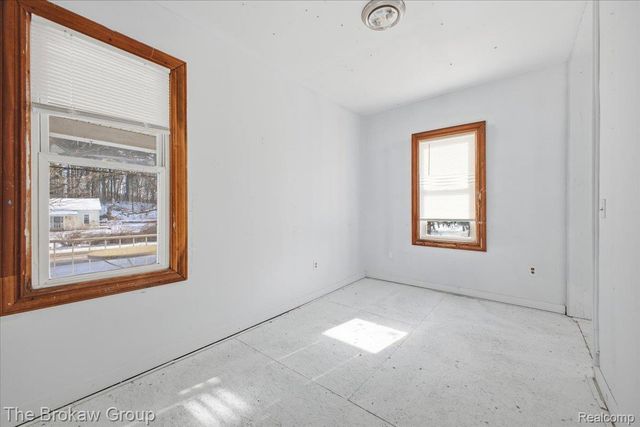 274 S Lake Pleasant Road, Attica Township, MI 48412