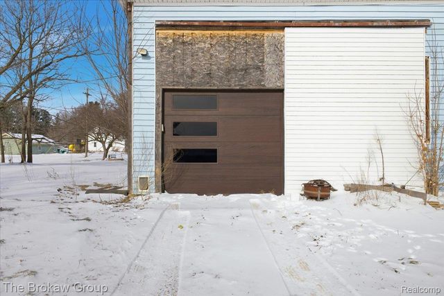 274 S Lake Pleasant Road, Attica Township, MI 48412