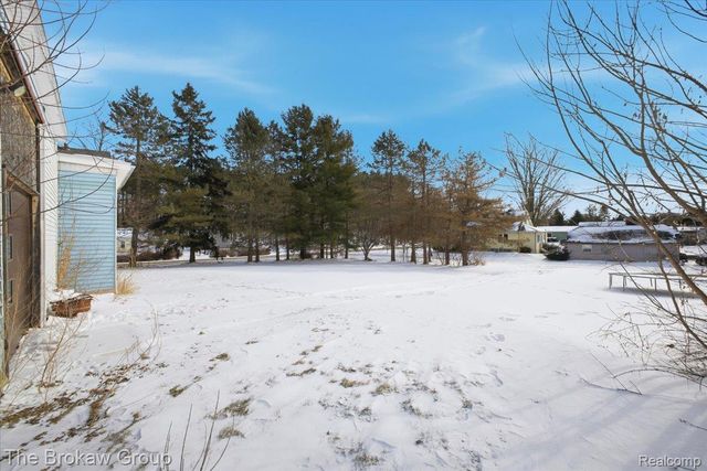 274 S Lake Pleasant Road, Attica Township, MI 48412