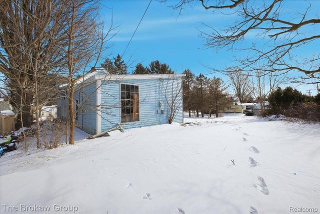 274 S Lake Pleasant Road, Attica Township, MI 48412