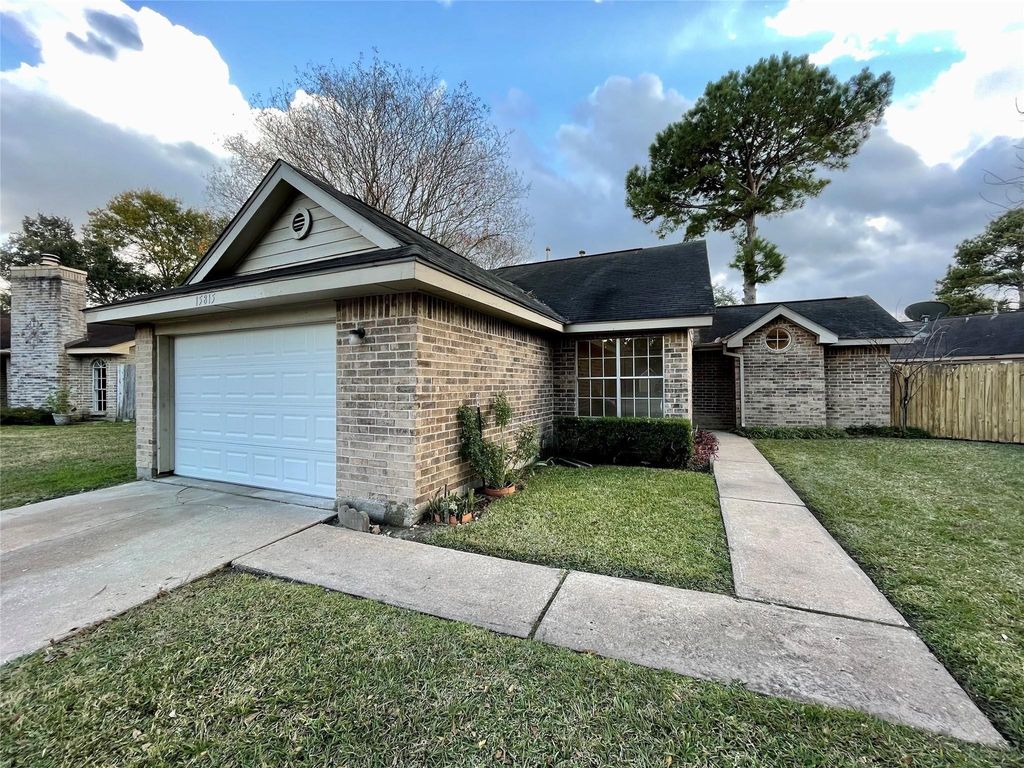 15815 Locust Grove Drive, Houston, TX 77095