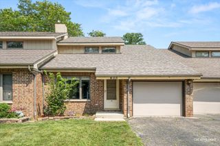 4115 LIBERTY Boulevard 4115, Westmont, IL 60559