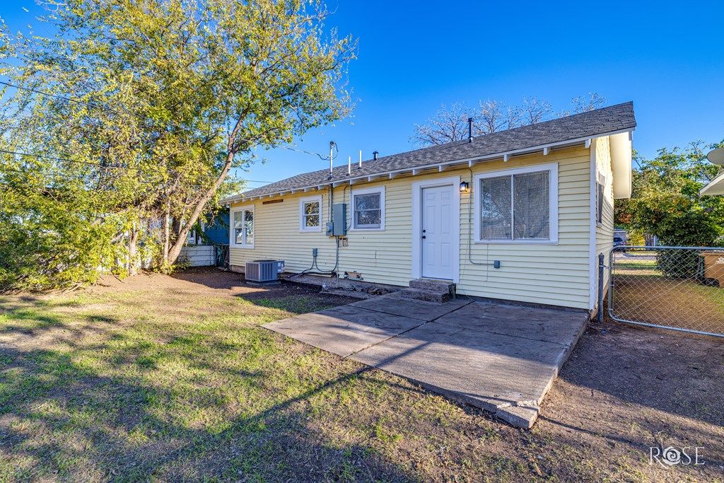 Image 20 of property listing at 1906 Juanita Ave, San Angelo, TX 76901