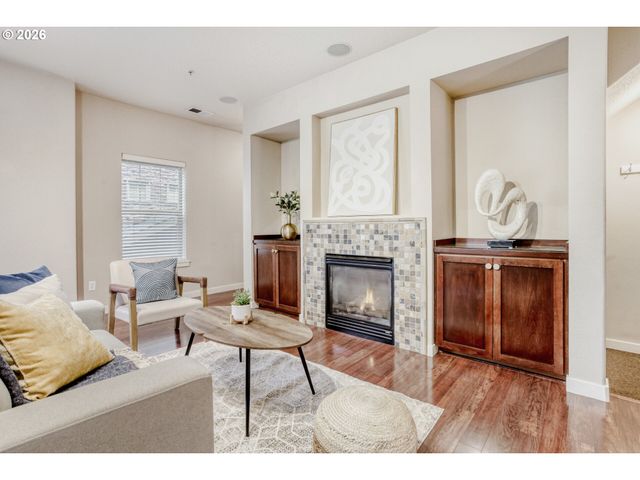 614 Ne GARSWOOD Ln, Beaverton, OR 97006