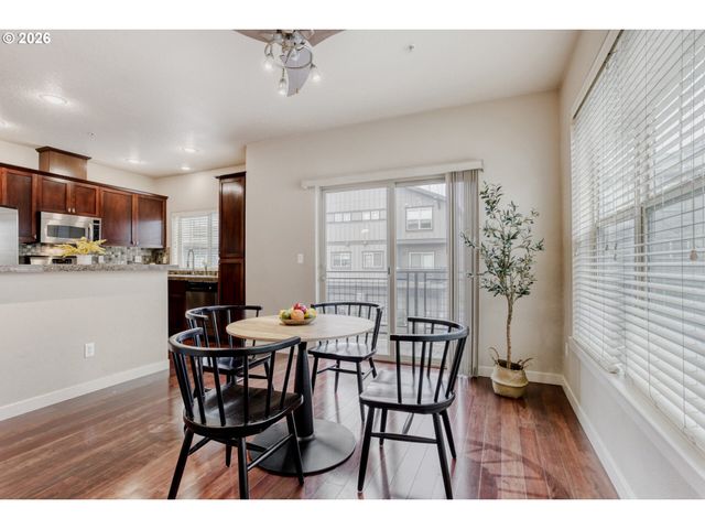 614 Ne GARSWOOD Ln, Beaverton, OR 97006