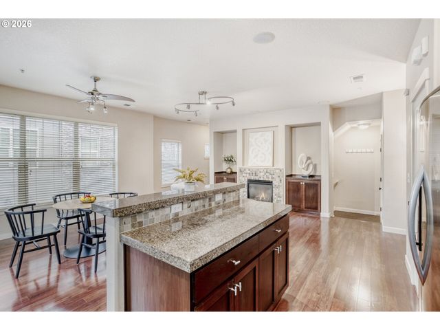 614 Ne GARSWOOD Ln, Beaverton, OR 97006