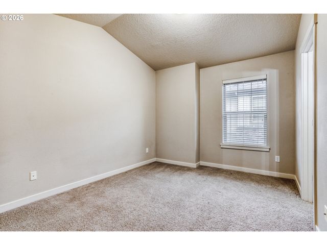 614 Ne GARSWOOD Ln, Beaverton, OR 97006