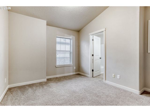 614 Ne GARSWOOD Ln, Beaverton, OR 97006