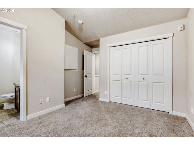 614 Ne GARSWOOD Ln, Beaverton, OR 97006