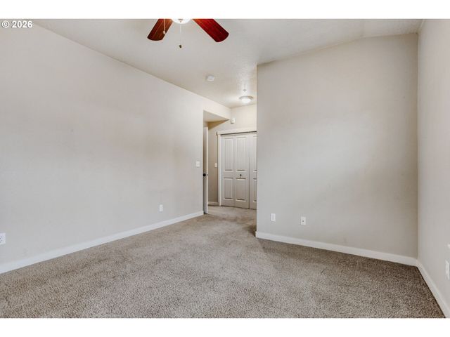 614 Ne GARSWOOD Ln, Beaverton, OR 97006