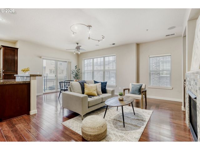 614 Ne GARSWOOD Ln, Beaverton, OR 97006