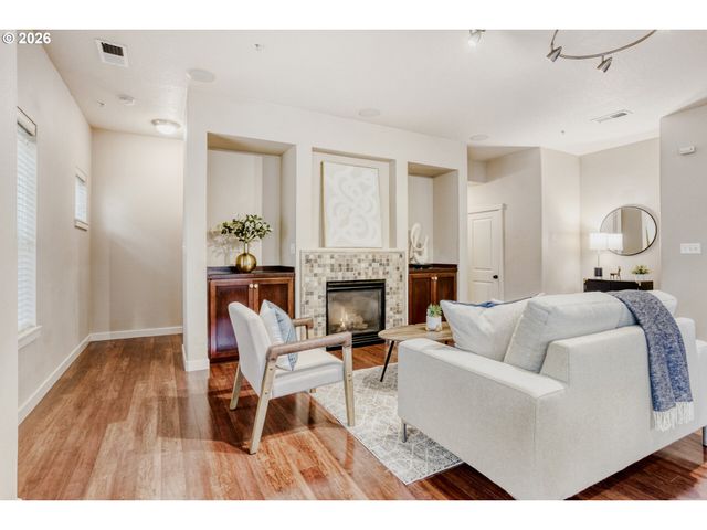 614 Ne GARSWOOD Ln, Beaverton, OR 97006