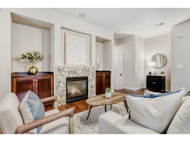 614 Ne GARSWOOD Ln, Beaverton, OR 97006