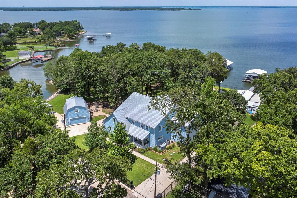 10515 Hound Dog Trail, Wills Point, TX 75169