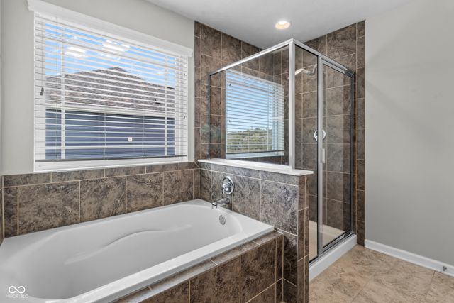 13824 Fieldcrest Drive, Mccordsville, IN 46055