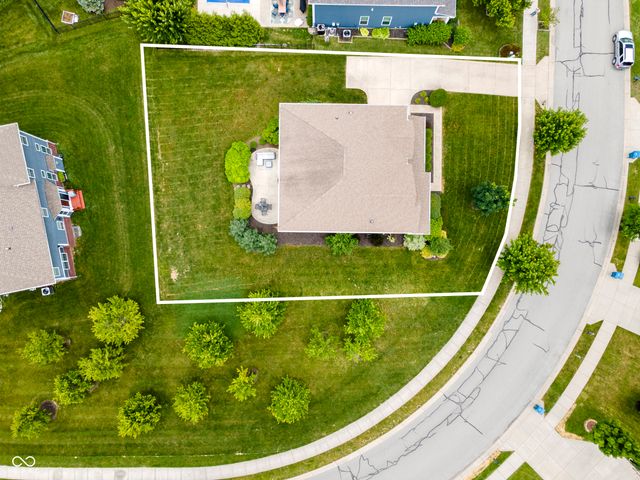 13824 Fieldcrest Drive, Mccordsville, IN 46055
