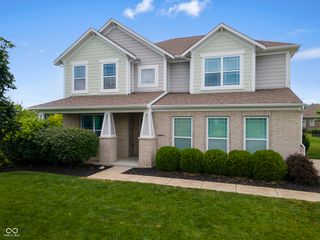 13824 Fieldcrest Drive, Mccordsville, IN 46055