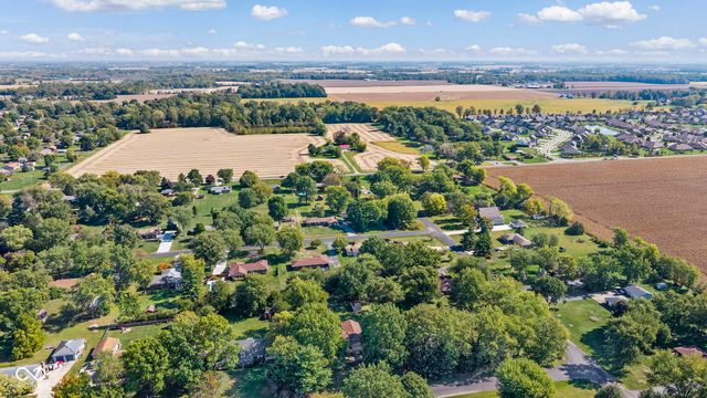 1393 S Buttercup Drive, New Palestine, IN 46163