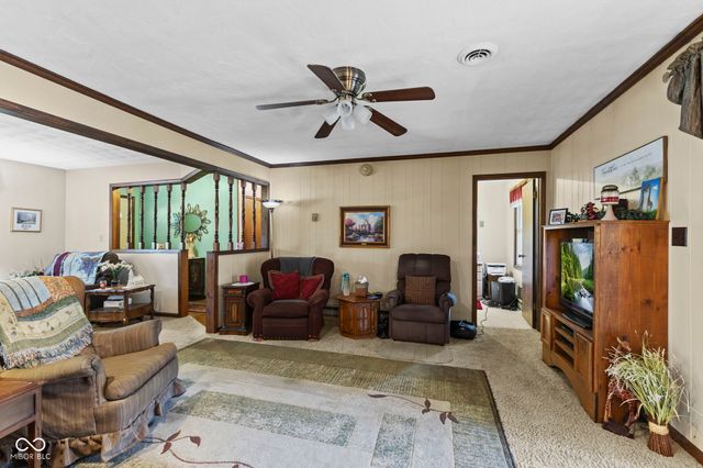 1393 S Buttercup Drive, New Palestine, IN 46163