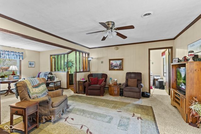 1393 S Buttercup Drive, New Palestine, IN 46163