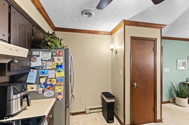 1393 S Buttercup Drive, New Palestine, IN 46163