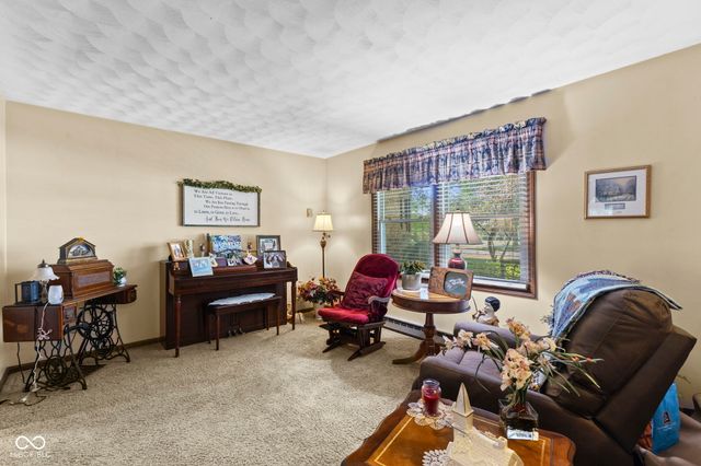 1393 S Buttercup Drive, New Palestine, IN 46163