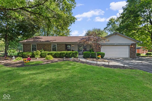 1393 S Buttercup Drive, New Palestine, IN 46163