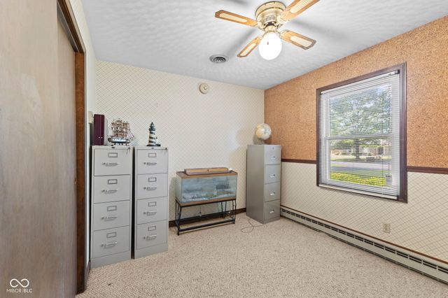 1393 S Buttercup Drive, New Palestine, IN 46163