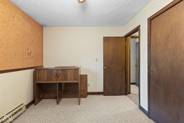 1393 S Buttercup Drive, New Palestine, IN 46163