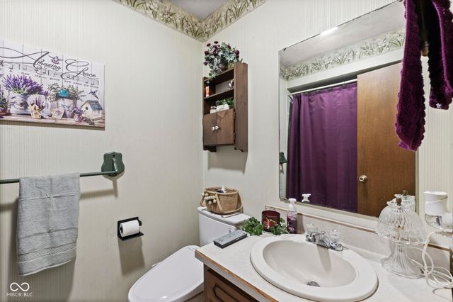 1393 S Buttercup Drive, New Palestine, IN 46163