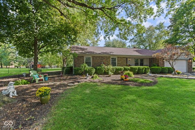 1393 S Buttercup Drive, New Palestine, IN 46163